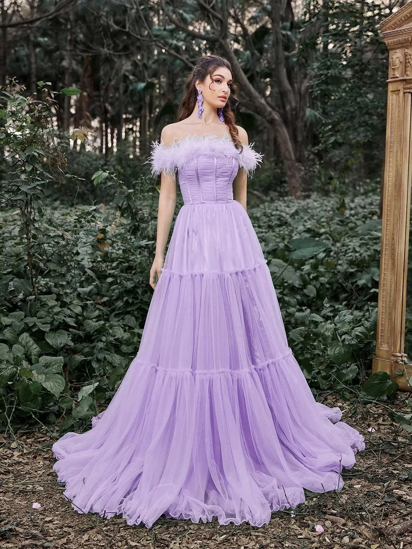 Elegant Feather Trim Off Shoulder Layered Tulle Prom Dress