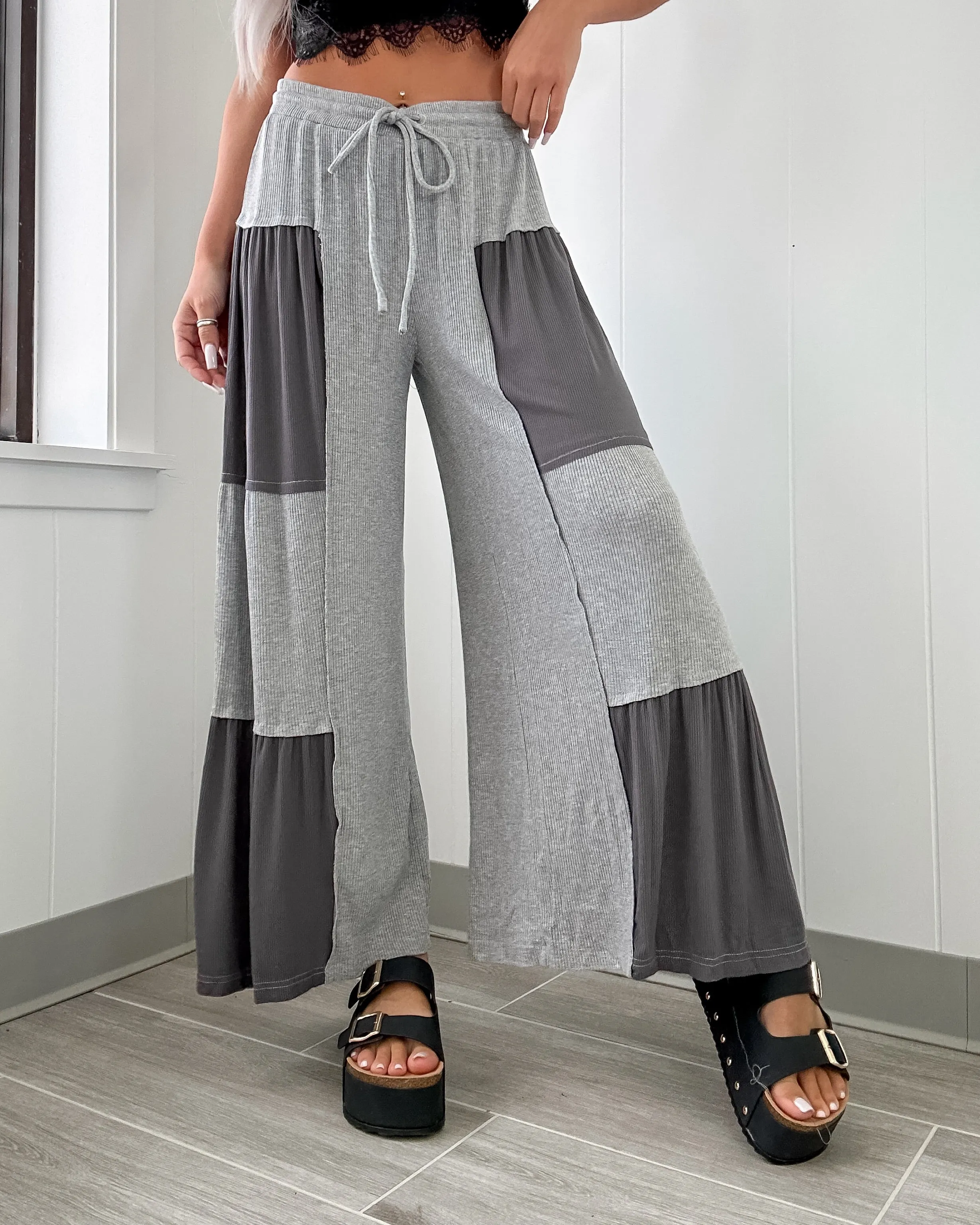 Flirty Feeling Colorblock Pants - Grey