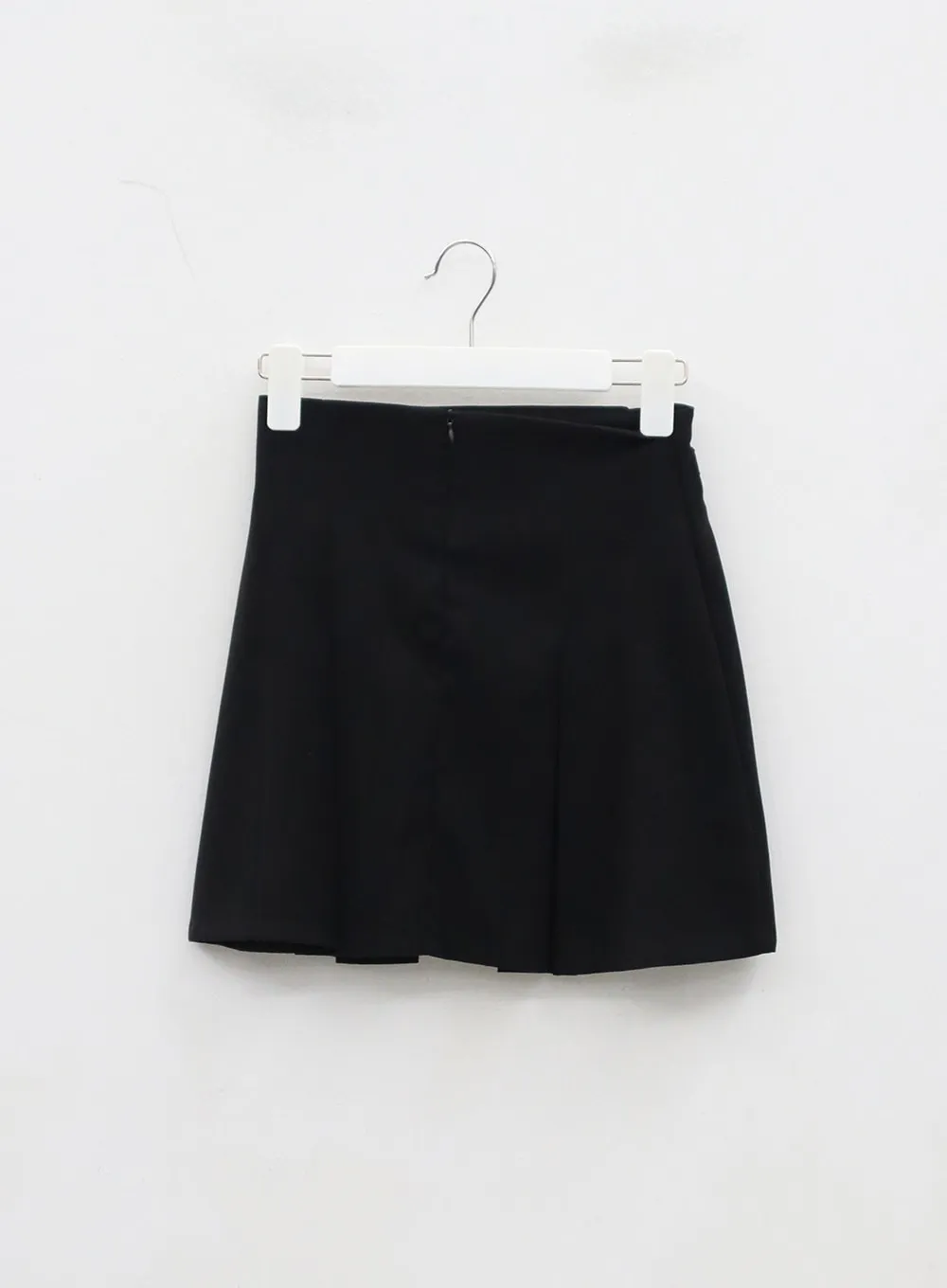 Folded Waist Two Buckle Pleated Mini Skirt BD23