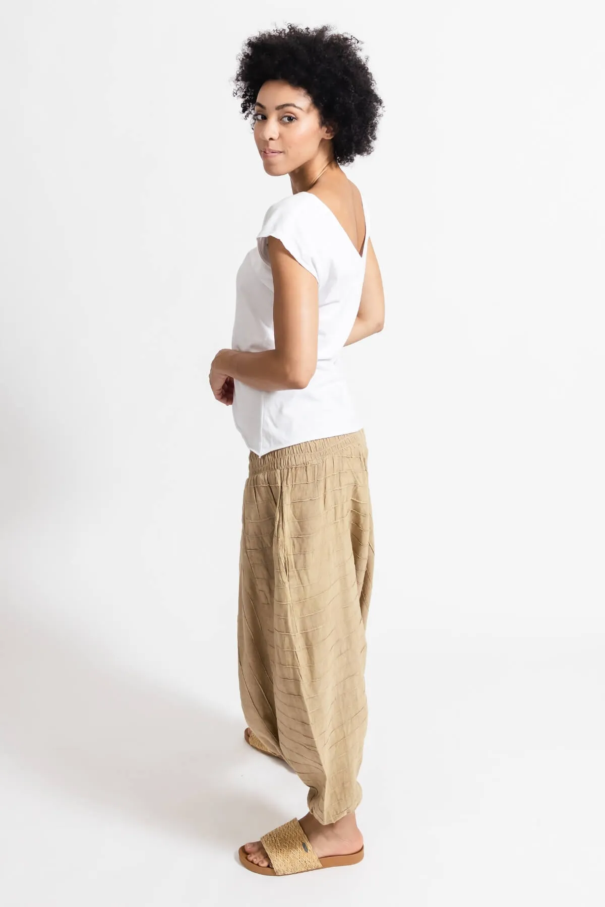 Low Crotch Pants Pintuck - Sand