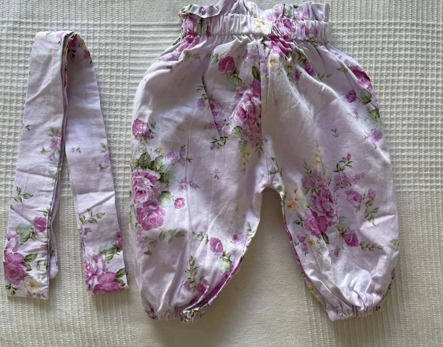 Size 3 - 6 months Boho Girls Floral Harem Pink Pants with matching hair band