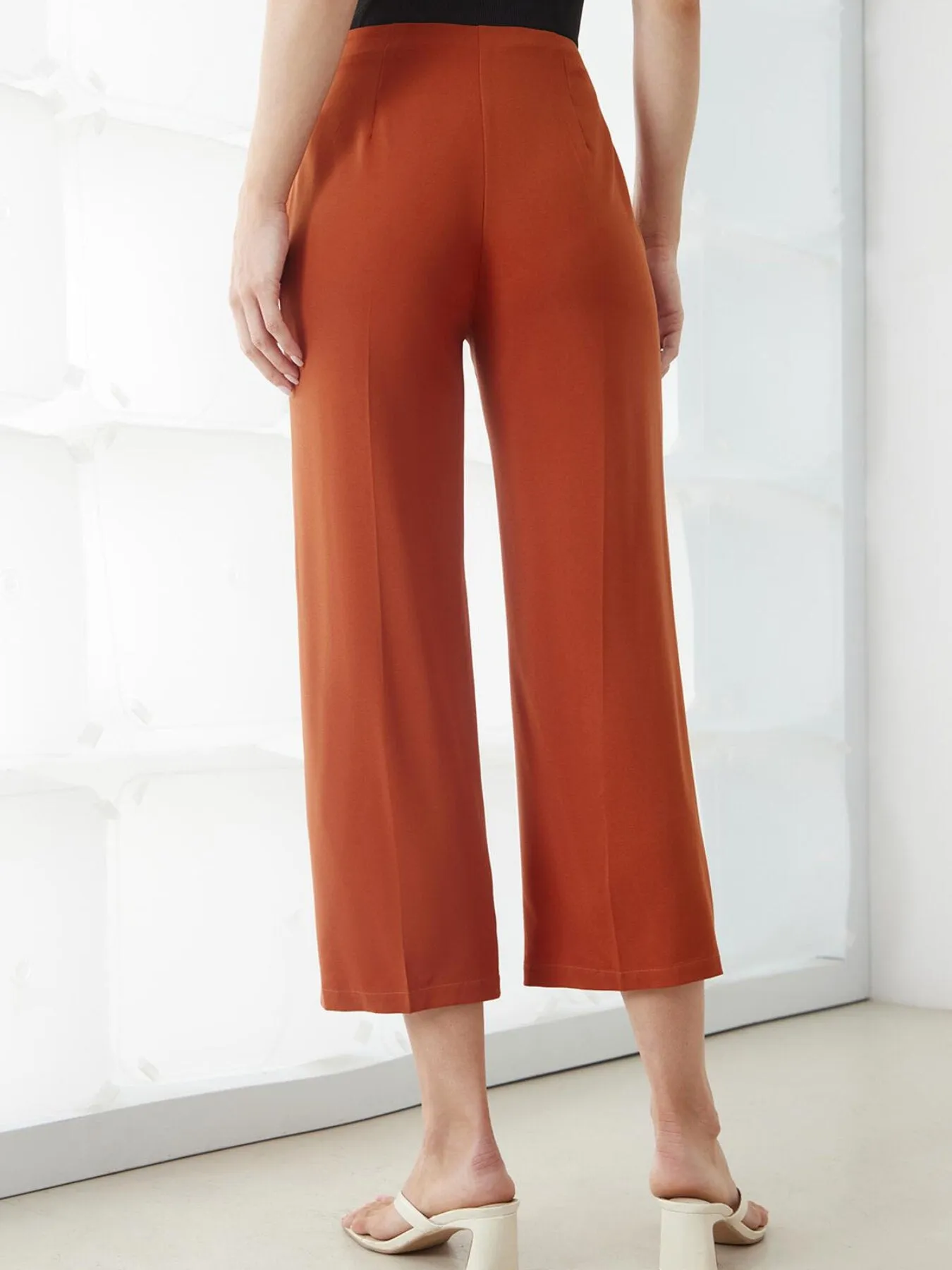 Straight Leg Cropped Pants