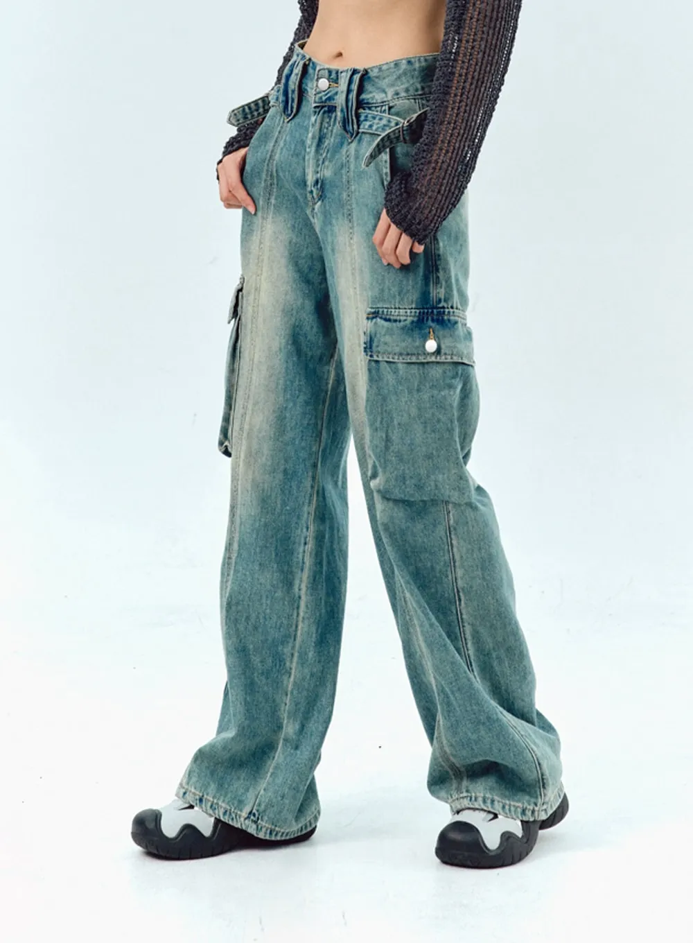 Wide Leg Cargo Jeans in Washed Blue IG311