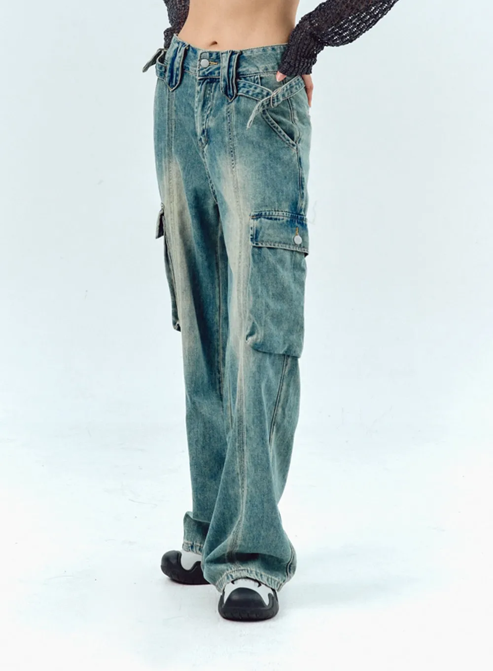 Wide Leg Cargo Jeans in Washed Blue IG311